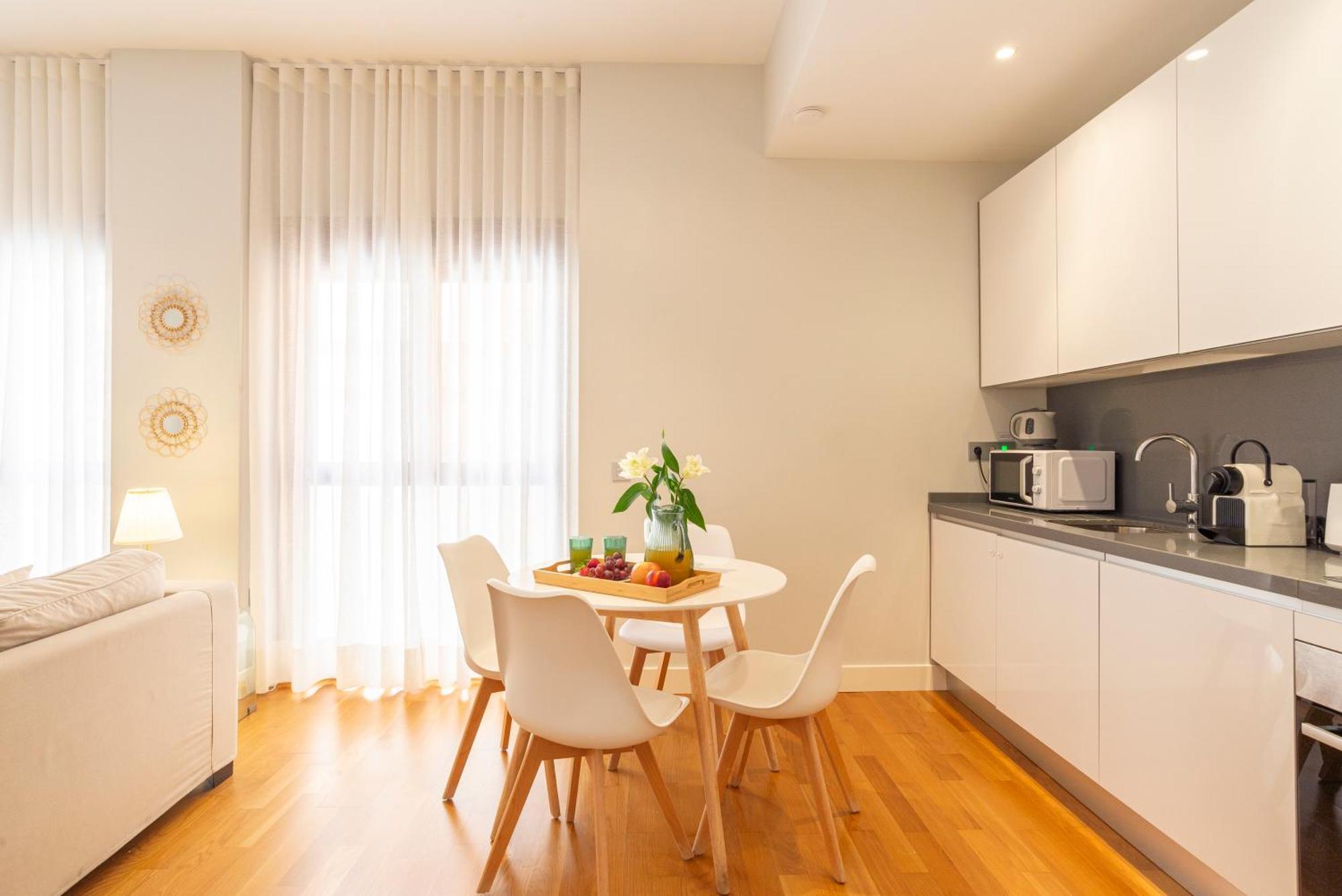 Souviron & Old Town By Ele Apartments มาลากา ภายนอก รูปภาพ