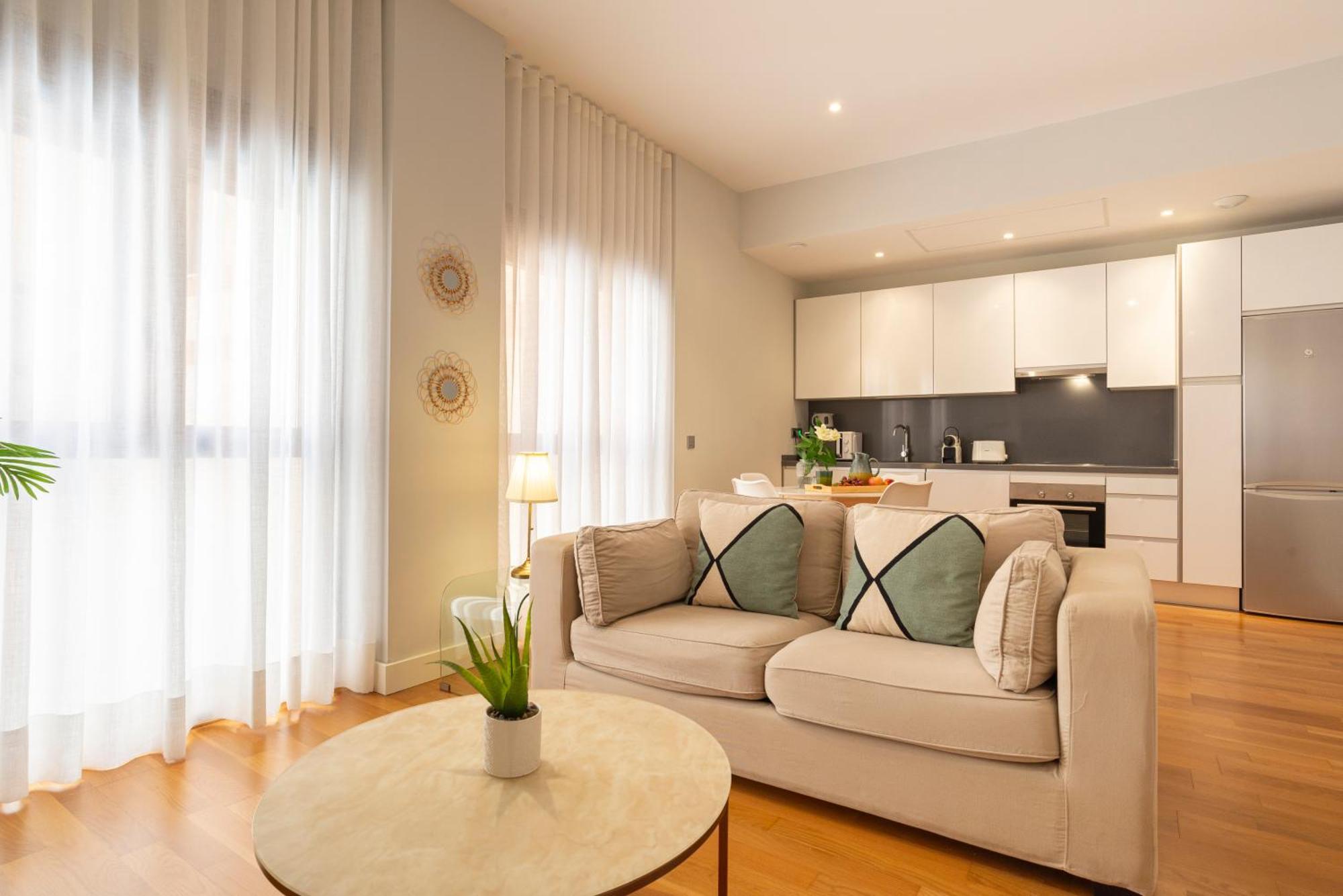 Souviron & Old Town By Ele Apartments มาลากา ภายนอก รูปภาพ