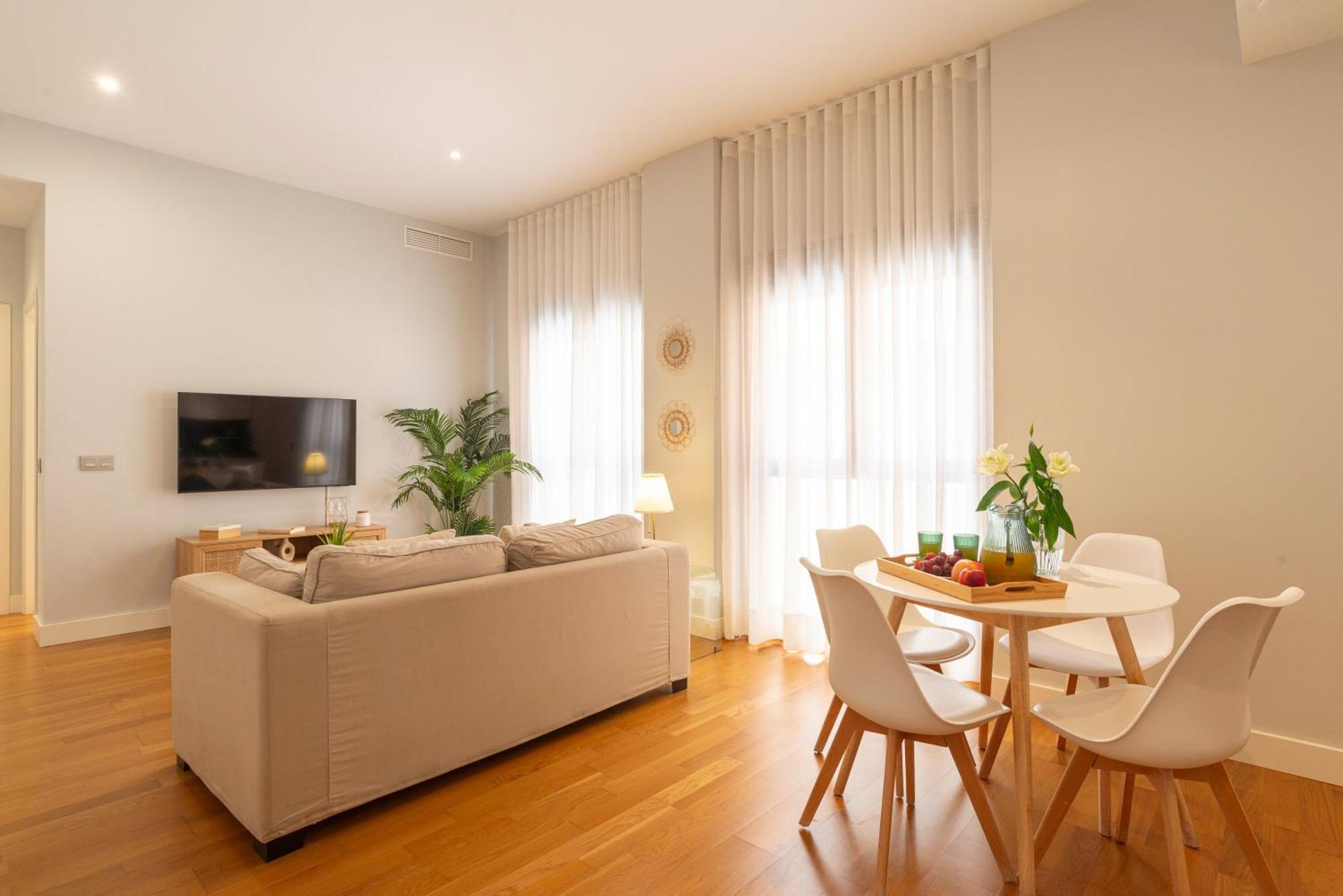 Souviron & Old Town By Ele Apartments มาลากา ภายนอก รูปภาพ