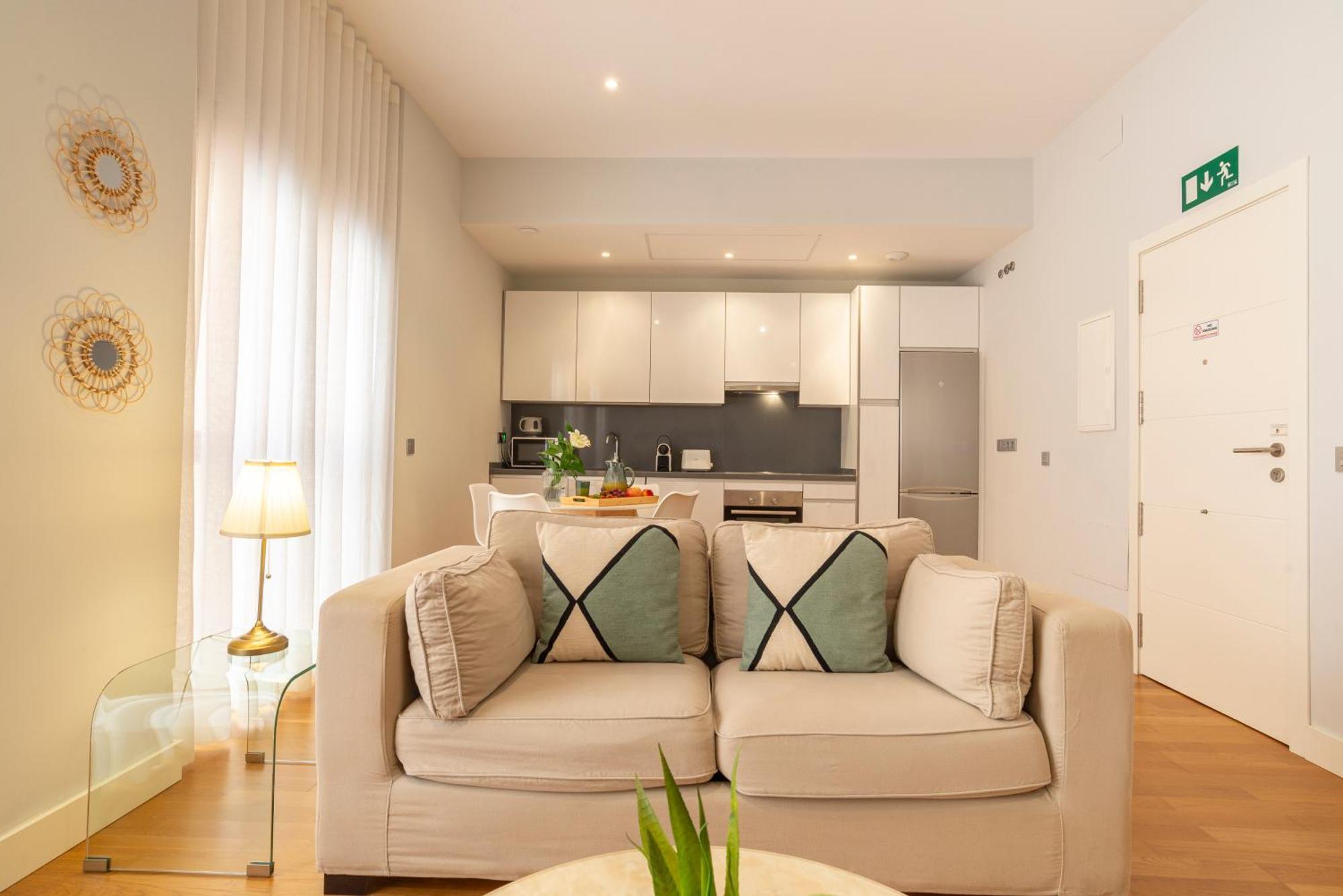 Souviron & Old Town By Ele Apartments มาลากา ภายนอก รูปภาพ
